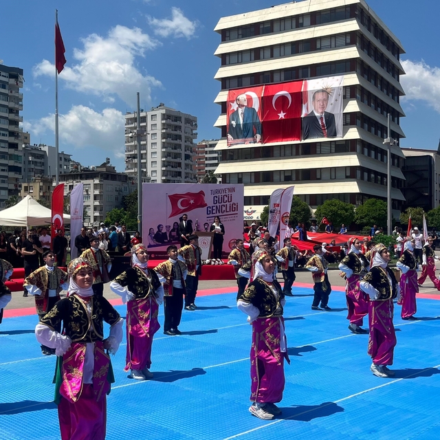 Adana'da 19 Mayıs Gençlik ve Spor Bayramı kutlandı