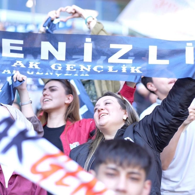 Denizlili gençler 'Bir Gençlik Şöleni'ne damga vurdu