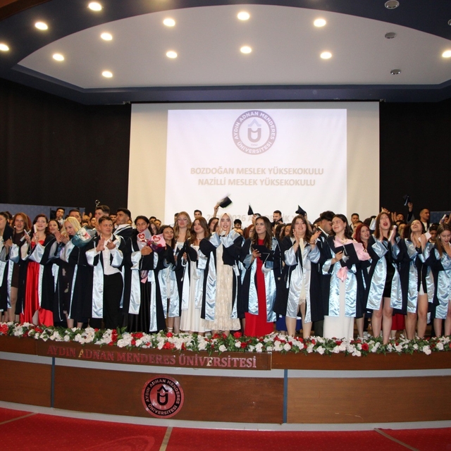 Bozdoğan MYO ve Nazilli MYO 2026 mezunlarını uğurladı