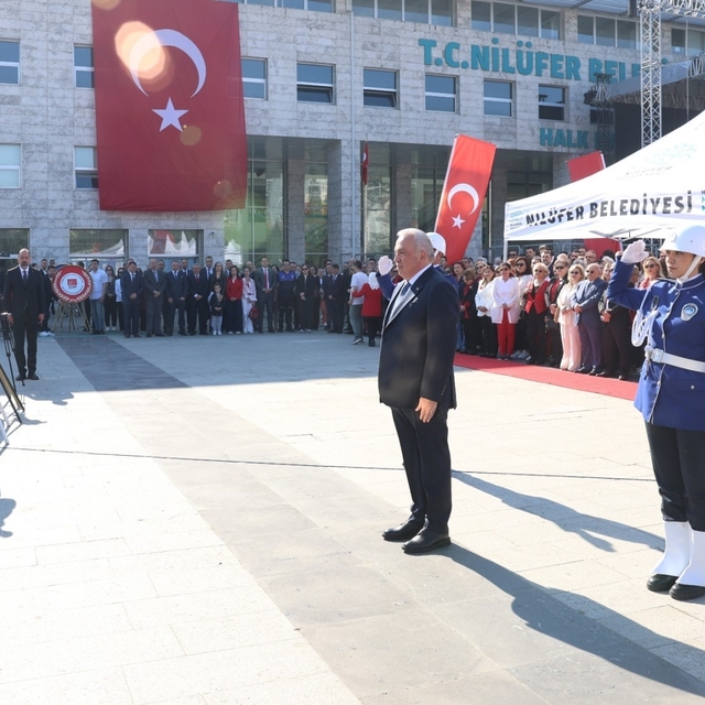 Nilüfer, 19 Mayıs'ı Cumhuriyet Meydanı'nda karşıladı
