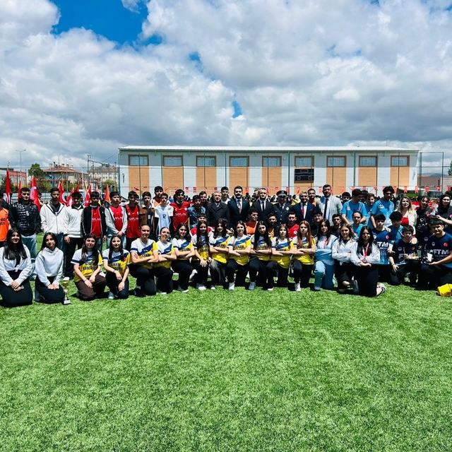Tomarza'da 19 Mayıs coşkuyla kutlandı