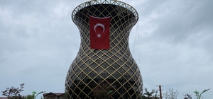 Dev çay bardağında dağcılardan Tür bayraklı 19 Mayıs gösterisi