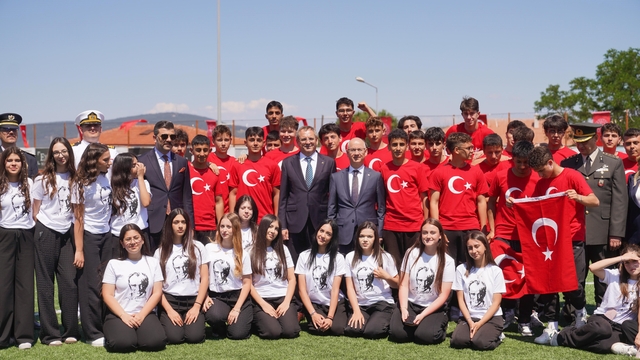 Ayvalık'ta 19 Mayıs coşkusu