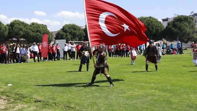 Burhaniye'de 19 Mayıs coşkusu yaşandı