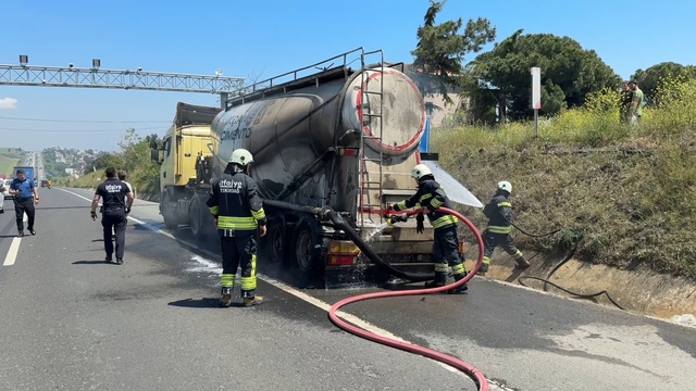 Seyir halindeki beton yüklü kamyon alevlere teslim oldu