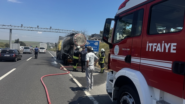 Tekirdağ'da çimento yüklü kamyon itfaiyenin müdahalesiyle söndürüldü