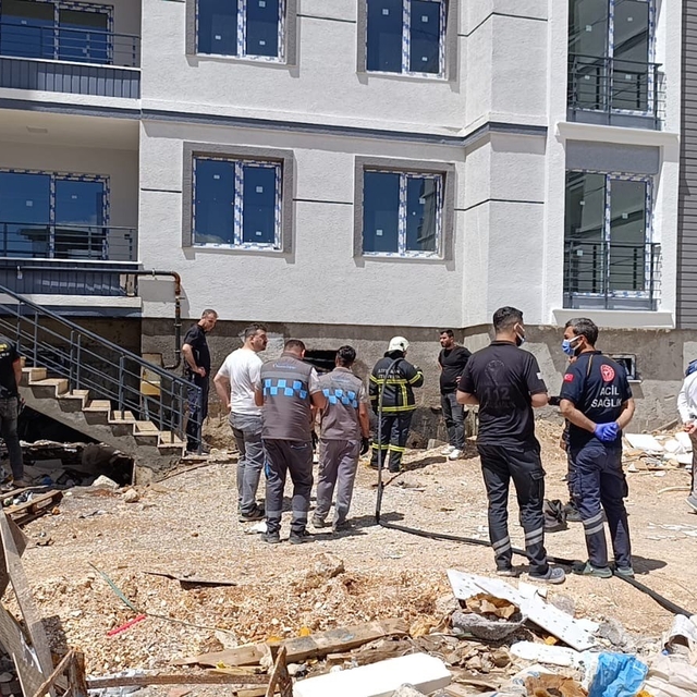 Adıyaman'da inşaatta doğalgaz hattı alev aldı