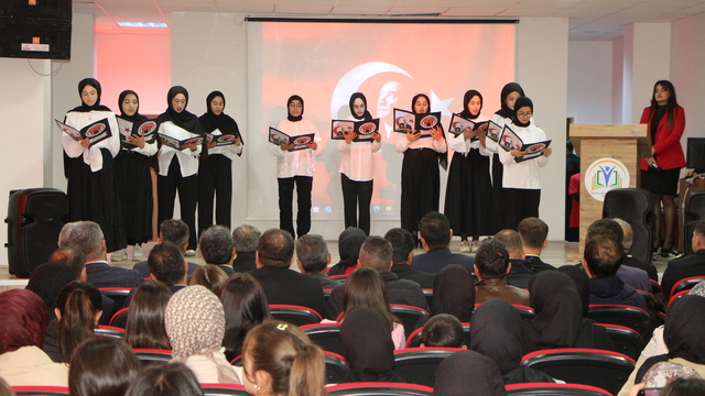Karlıova'da 19 Mayıs Atatürk'ü Anma, Gençlik ve Spor Bayramı kutlandı