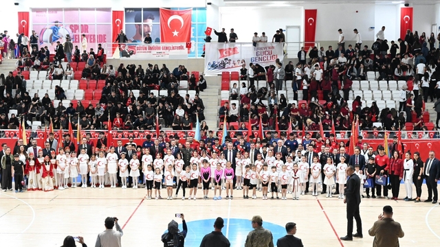 Bozüyük'te 19 Mayıs Atatürk'ü Anma, Gençlik ve Spor Bayramı coşkuyla kutlanıyor