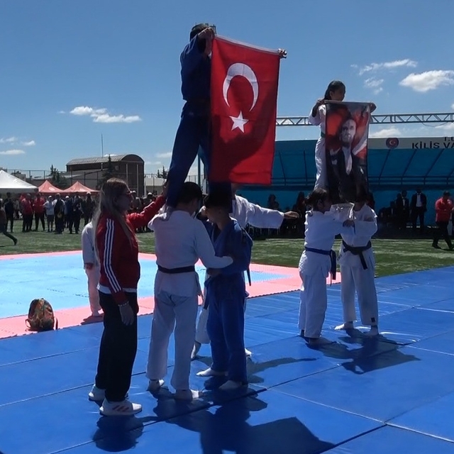 19 Mayıs'ta bayrak heyecanı