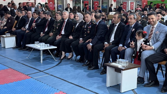Yüksekova'da 19 Mayıs Atatürk'ü Anma, Gençlik ve Spor Bayramı kutlandı
