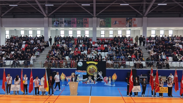 Çubuk'ta 19 Mayıs Atatürk'ü Anma, Gençlik ve Spor Bayramı törenle kutlandı