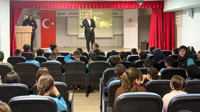 Bayburt'ta öğrencilere sıfır atık ve çevre bilinci anlatıldı