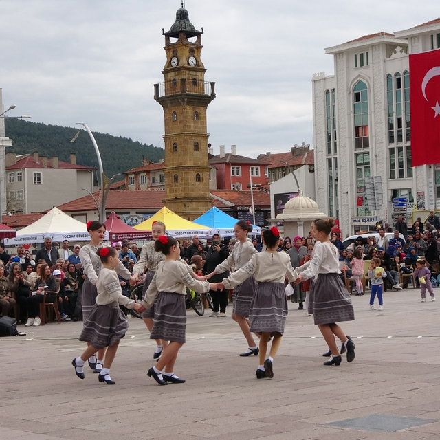 Yozgat'ta Halk Dansları Şenliği ilgiyle karşılandı