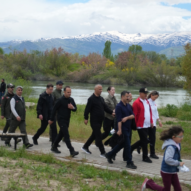 Muş'ta "Orman Benim" etkinliği ve doğa yürüyüşü düzenlendi