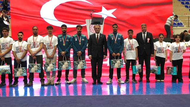 Van'da 19 Mayıs coşkusu