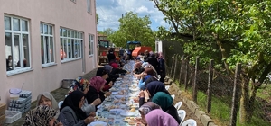 Karesi'de geleneksel hayır yemeğine 2 bin kişi katıldı