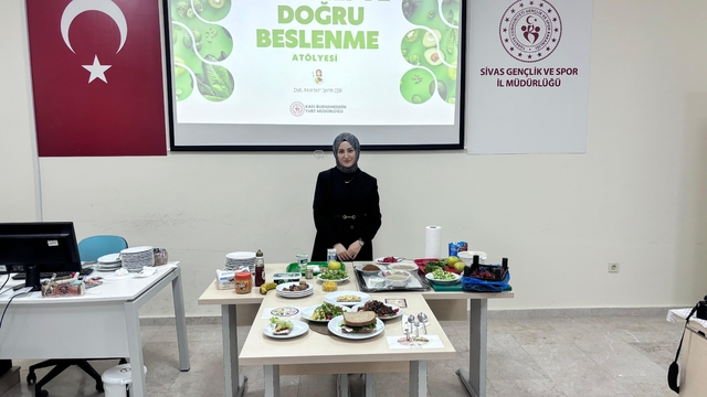 Sivas'ta yurt öğrencilerine sağlıklı beslenme eğitimi verildi