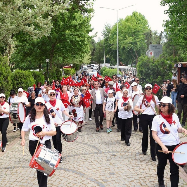 Efeler'de 19 Mayıs coşkusu Gençlik Şenliği ile yaşandı