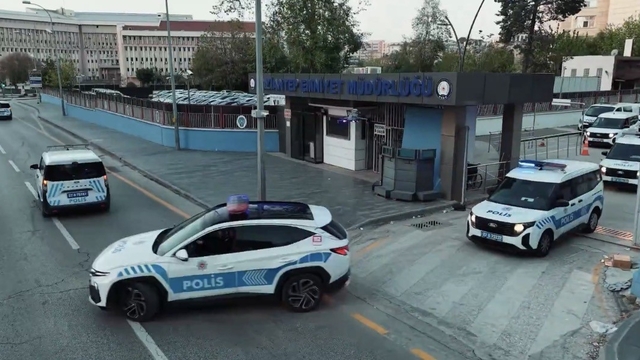 Gaziantep merkezli 6 ilde yasadışı bahis operasyonu: 21 gözaltı
Şahısların banka hesaplarında 2 milyar 661 milyon TL işlem hacmi tespit edildi