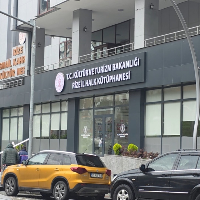 YKS adayları resmi tatilde kütüphane mağduriyeti yaşadı