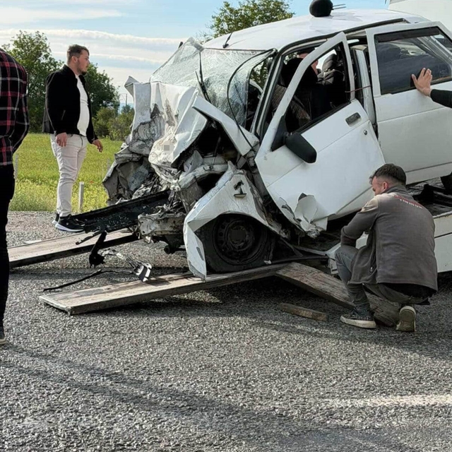 Kayseri'de otomobil ile hafif ticari araç çarpıştı: 1 ölü, 2 yaralı