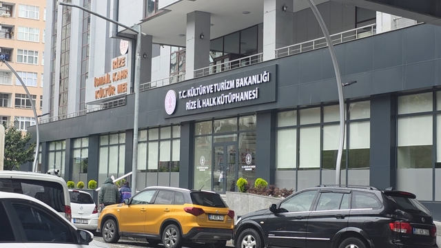YKS adayları resmi tatilde kütüphane mağduriyeti yaşadı