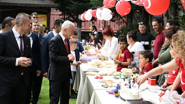 Lüleburgaz'da "Okuyan Kampüs - Açık Hava Kütüphaneleri Projesi" etkinliği