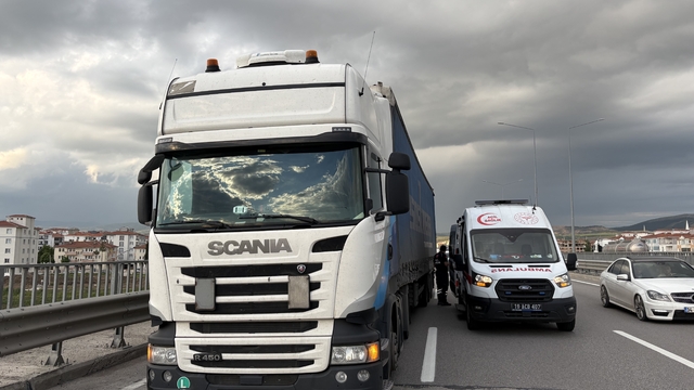Çorum'da tırla otomobil çarpıştı: 1 yaralı