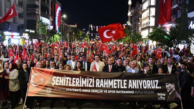 Trakya'da 19 Mayıs yürüyüş, konser ve fener alayıyla kutlandı