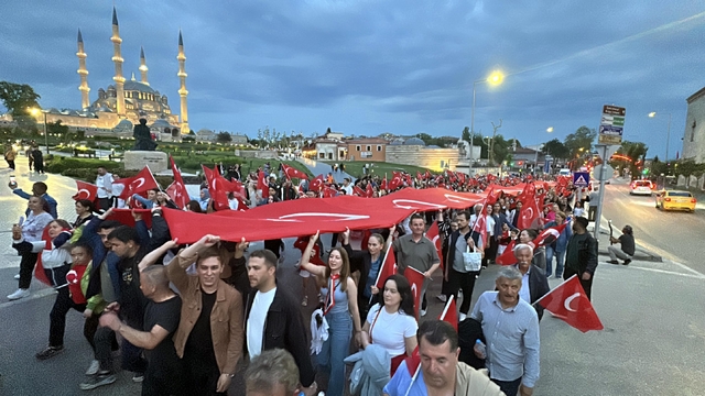 Edirne'de 19 Mayıs nedeniyle fener alayı düzenlendi