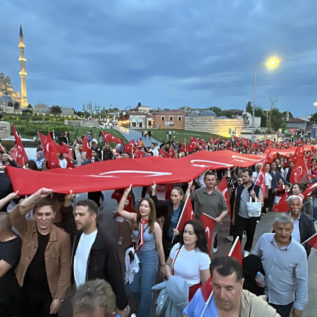 Edirne'de 19 Mayıs nedeniyle fener alayı düzenlendi