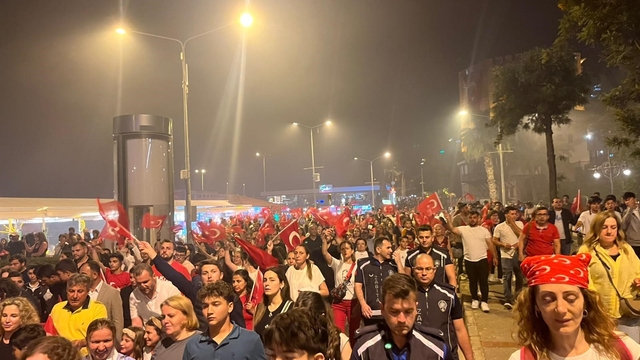 Alanya'da fener alayı ve Ceza konseriyle 19 Mayıs kutlaması