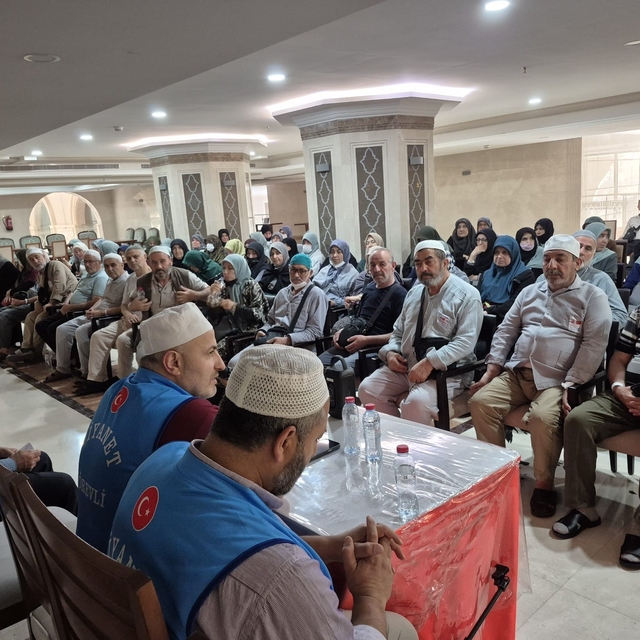 Erzincanlı hacı adaylarına Arafat vakfesi eğitimi