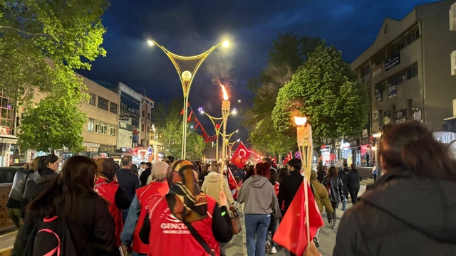 Erzincan'da meşaleli 19 Mayıs yürüyüşü düzenlendi