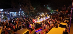 Bozdoğan sokaklarında Bandırma Vapuru coşkusu