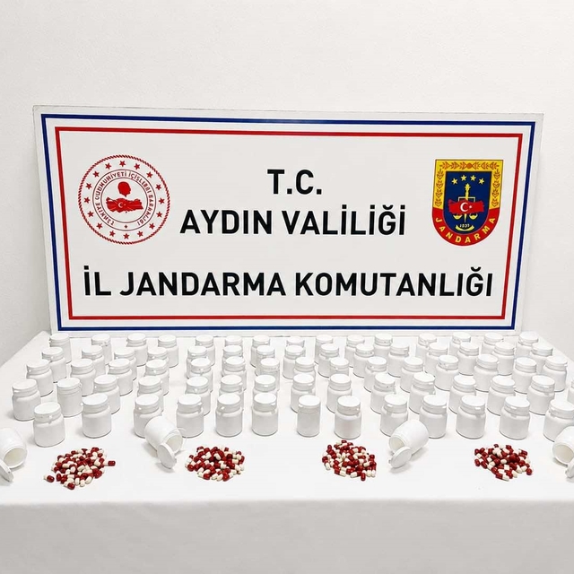 Efeler'de 3 bin 939 adet uyuşturucu hap ele geçirildi