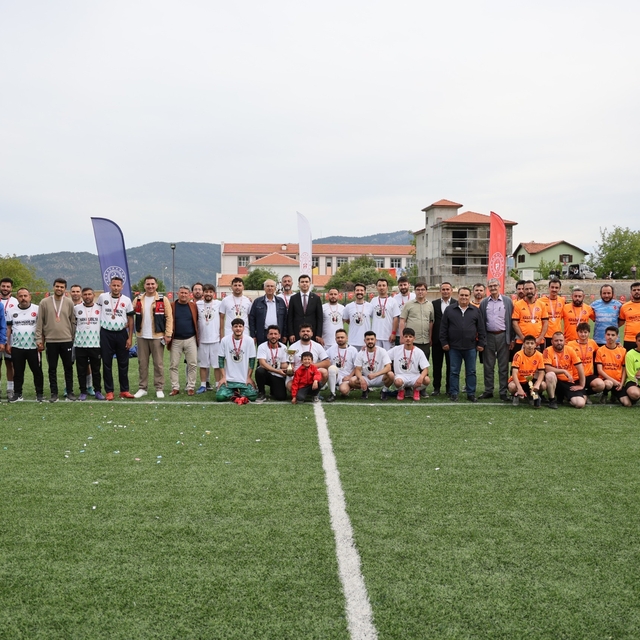 Çameli Kurumlar ve Mahalleler Arası Futbol Turnuvasının şampiyonu belli old...
