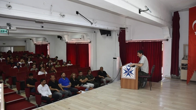 Köyceğiz'de üniversite öğrencileri sektör temsilcileriyle buluşuyor