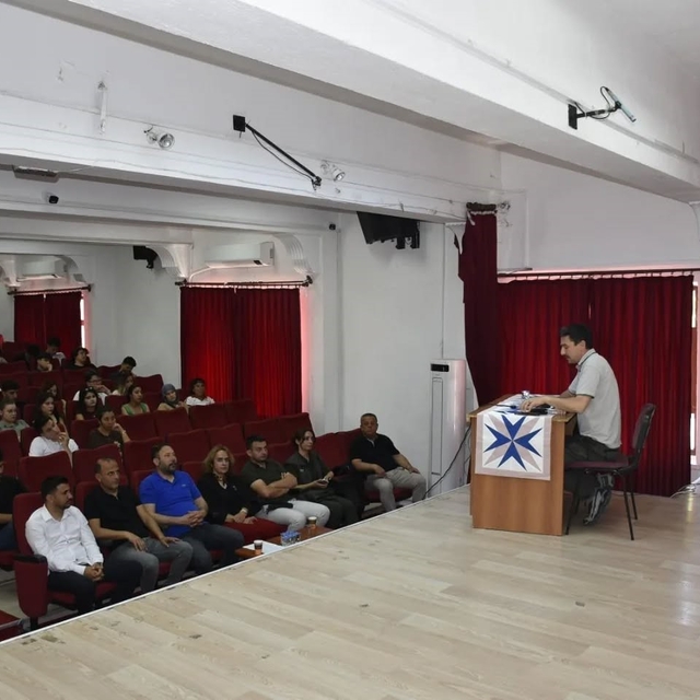 Köyceğiz'de üniversite öğrencileri sektör temsilcileriyle buluşuyor
