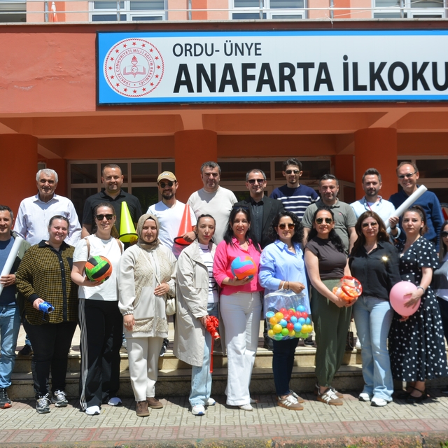 Ordu'da veliler ve öğretmenler aynı parkurda yarıştı