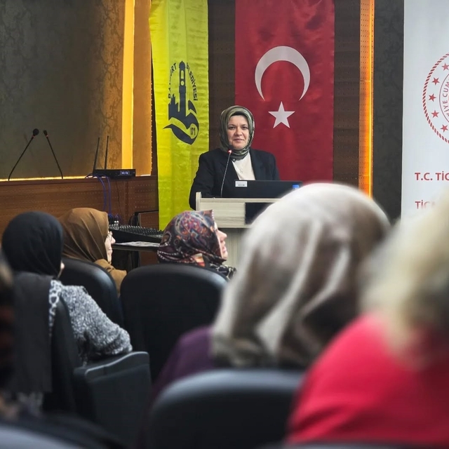 Bayburt'ta kadınlara kooperatifçilik eğitimi verildi