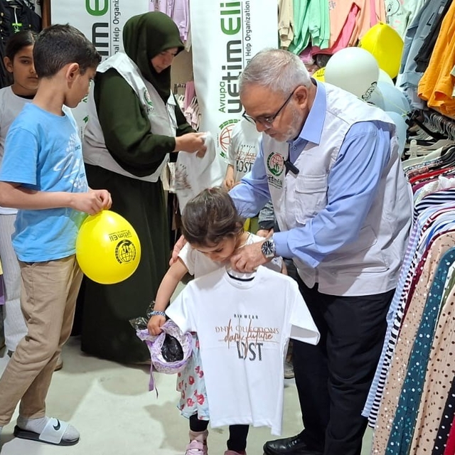 Diyarbakır'da yetim çocuklara bayramlık hediyesi