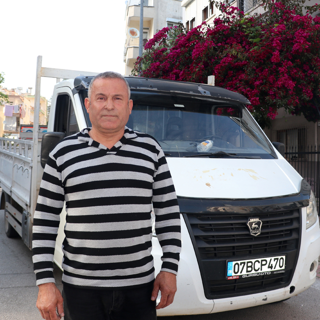 Aldığı oto çekiciyi kamyonete çevirmek istedi, ruhsatın sahte olduğunu öğre...
