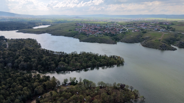 Yeşille mavinin buluştuğu Enne Barajı ve Tabiat Parkı hayran bıraktı
Enne Barajı ve Tabiat Parkı havadan görüntülendi