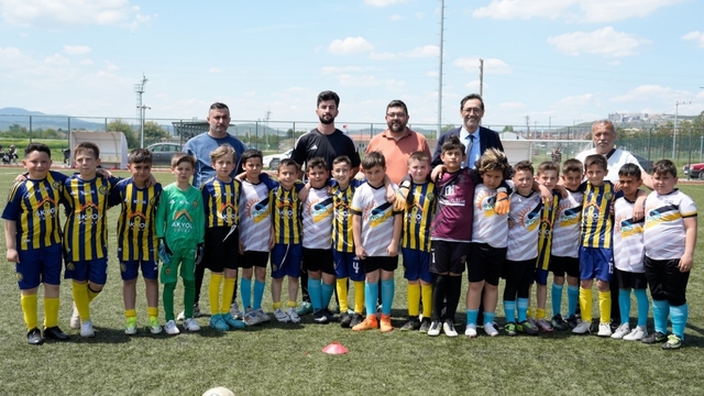 Tavşanlı'da 19 Mayıs futbol turnuvası gerçekleşti