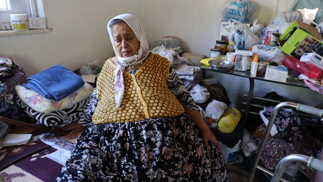 Her geçen gün karnı büyüyen çaresiz kadın 170 kiloya ulaştı, artık hareket edemiyor
15 yıldır yatağa hasret yaşıyor