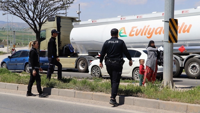 Çocukları böyle sömürüyorlar
Toplumun duyguları istismar edilerek dilencilik yaptırılan çocuklarla ilgili 3 yıla kadar hapis talep ediliyor