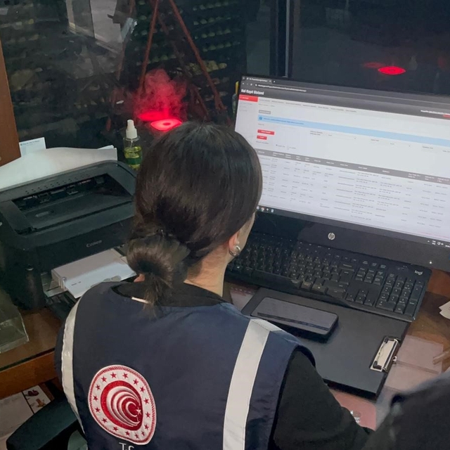Bursa'da 1 haftada 3,5 milyon lira ceza
Ticaret İl Müdürlüğü'nün denetimler...