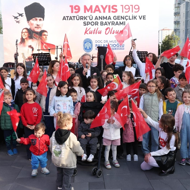Melikgazi'de 19 Mayıs'ın heyecan ve coşkusu, Gençlik Orkestrası'nın konseri...